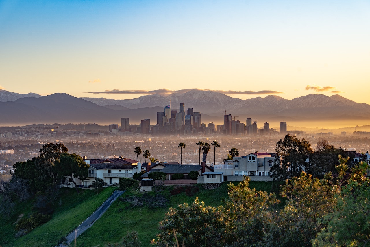 Los Angeles Multifamily Real Estate Report Stats 2021 - Archwest Capital